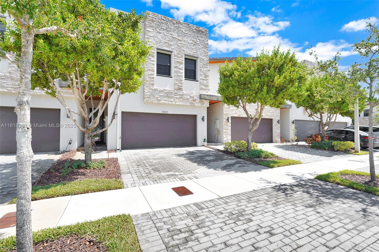 GRAND BAY SOUTH TOWNHOMES - Residential Lease