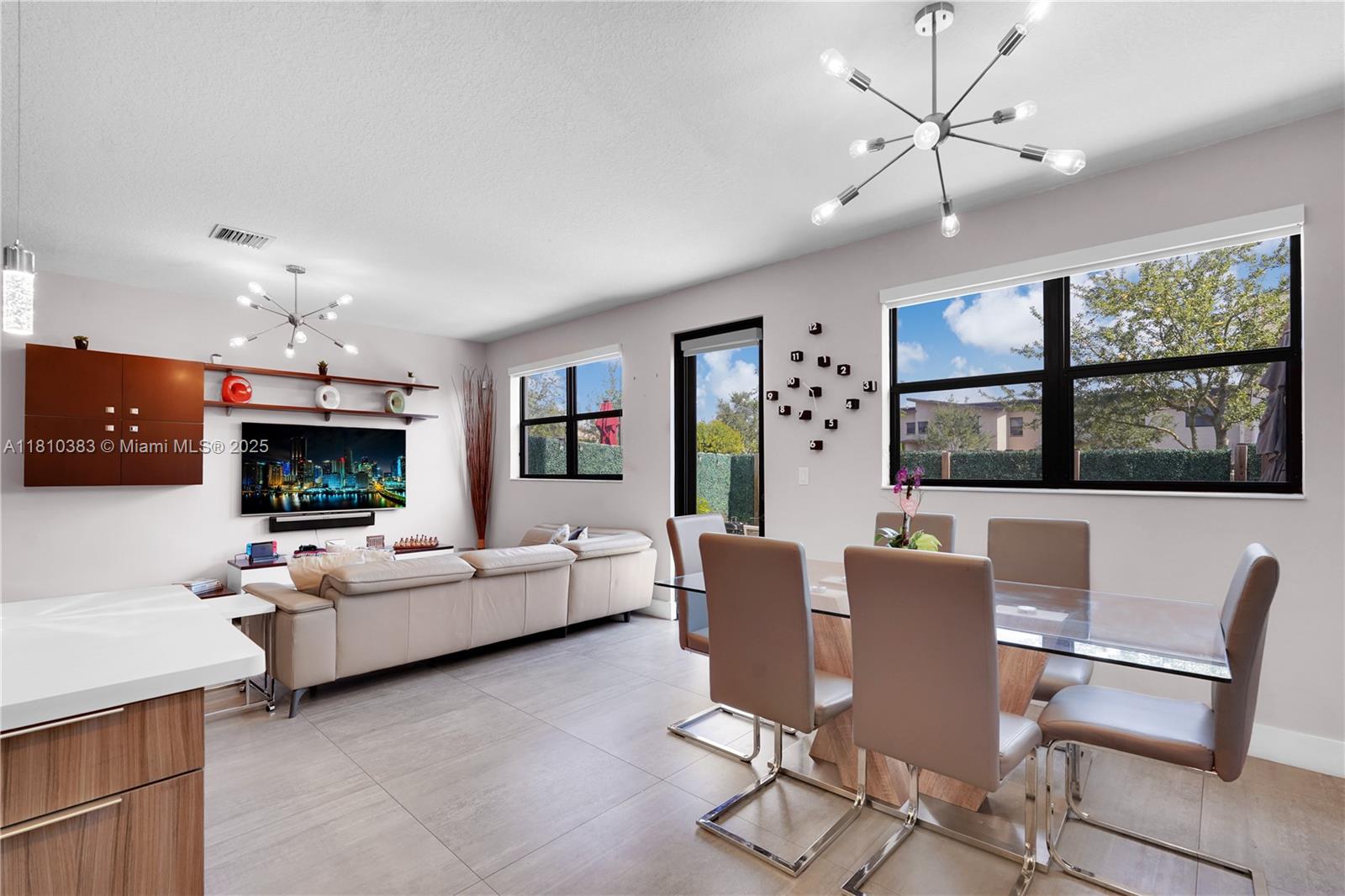 GRAND BAY SOUTH TOWNHOMES - Residential Lease