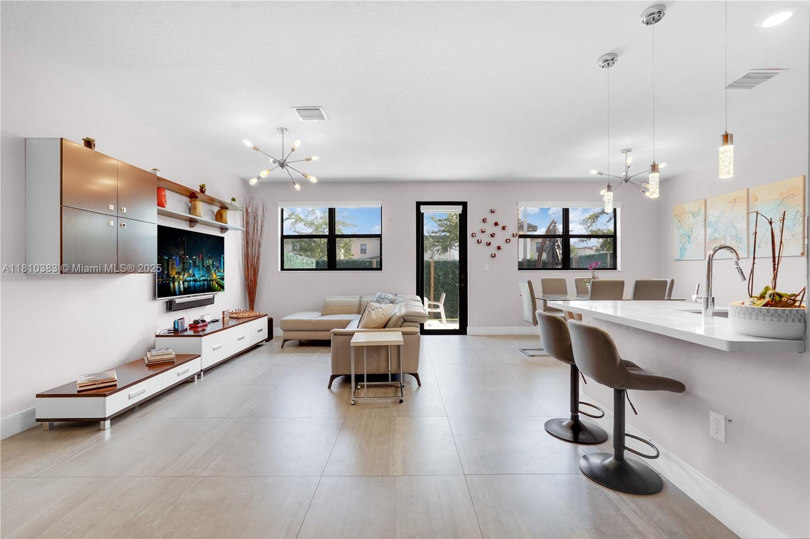 GRAND BAY SOUTH TOWNHOMES - Residential Lease