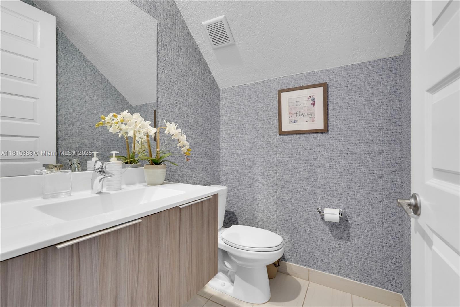 GRAND BAY SOUTH TOWNHOMES - Residential Lease