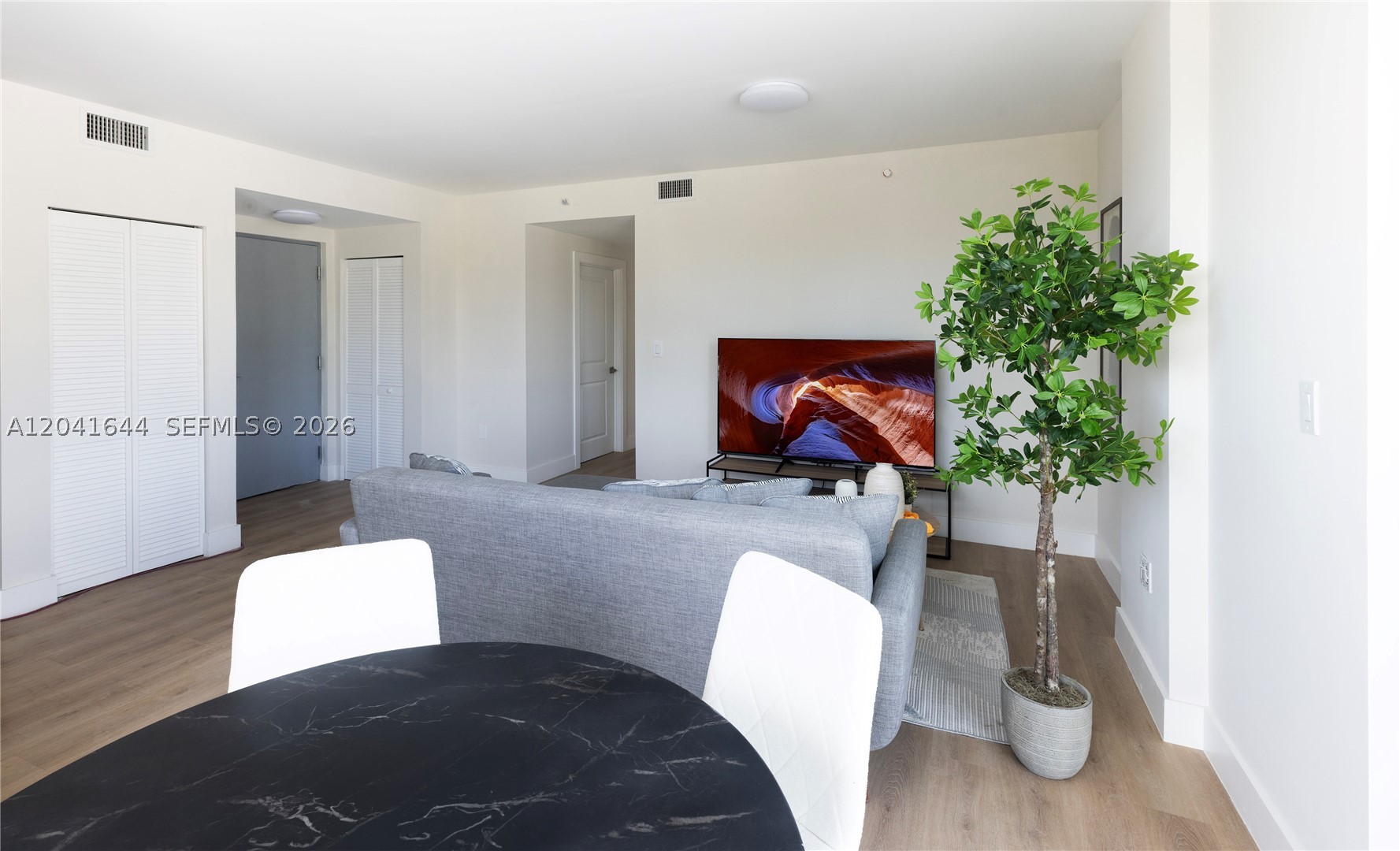 GARDEN CITY - Residential Lease