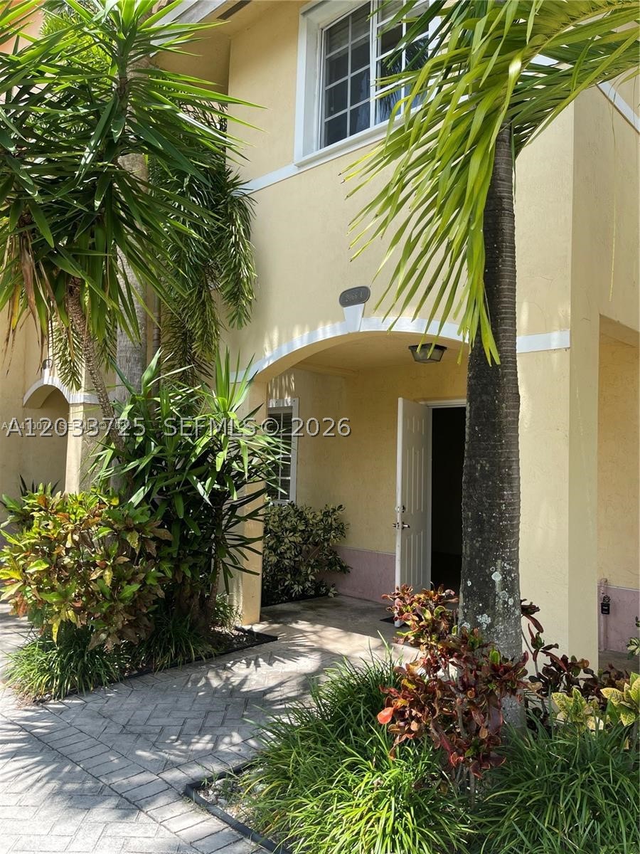 AQUA VISTA TOWNHOMES CONDO - Residential