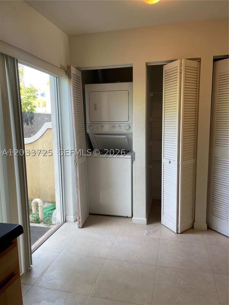 AQUA VISTA TOWNHOMES CONDO - Residential