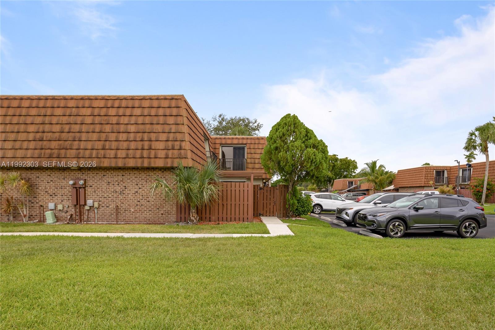 C H E ACRES - Residential