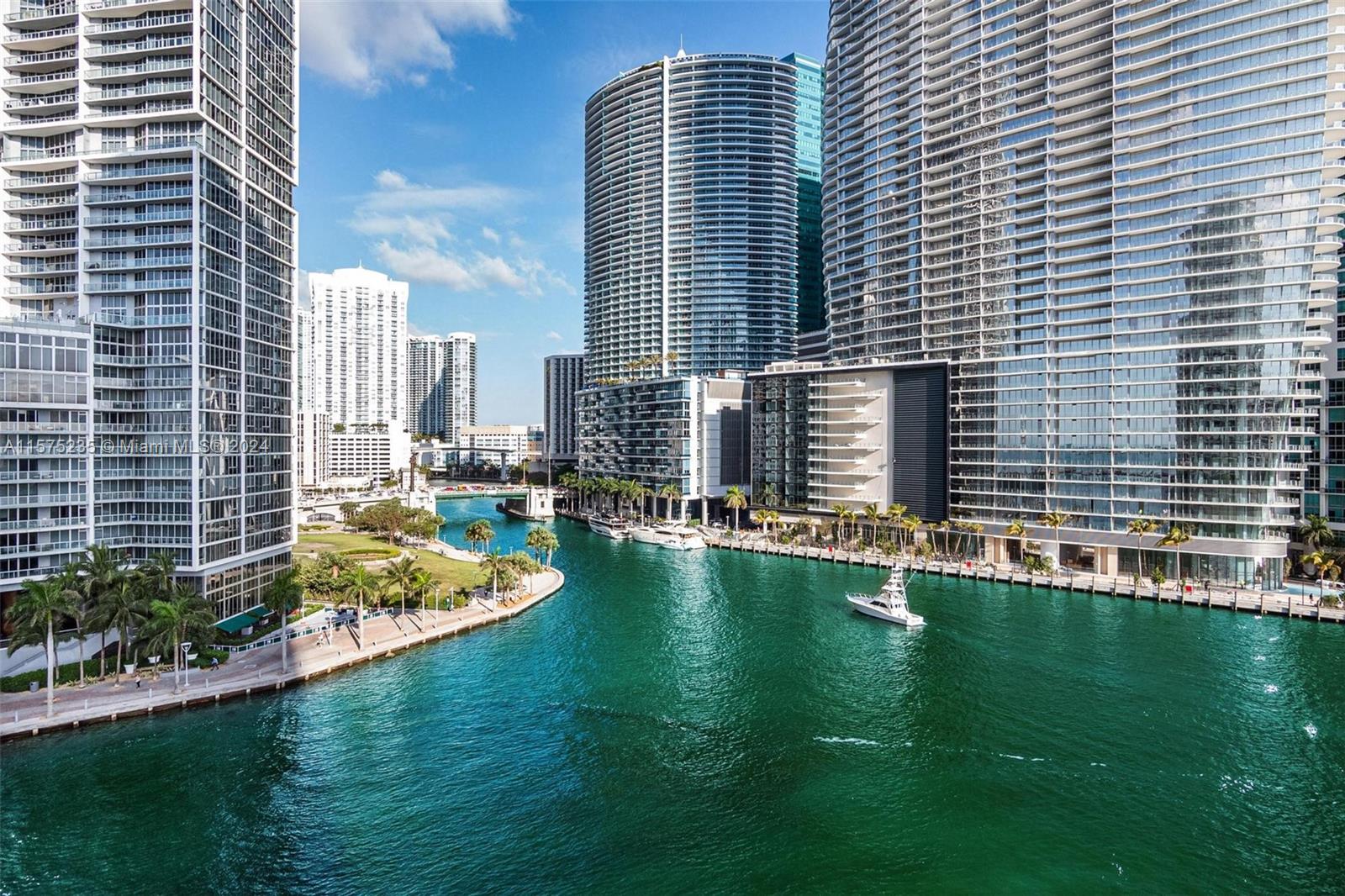 CARBONELL CONDO - Residential