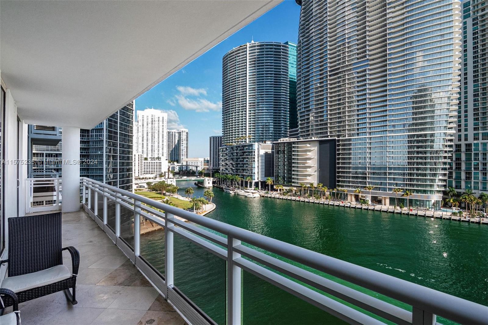 CARBONELL CONDO - Residential