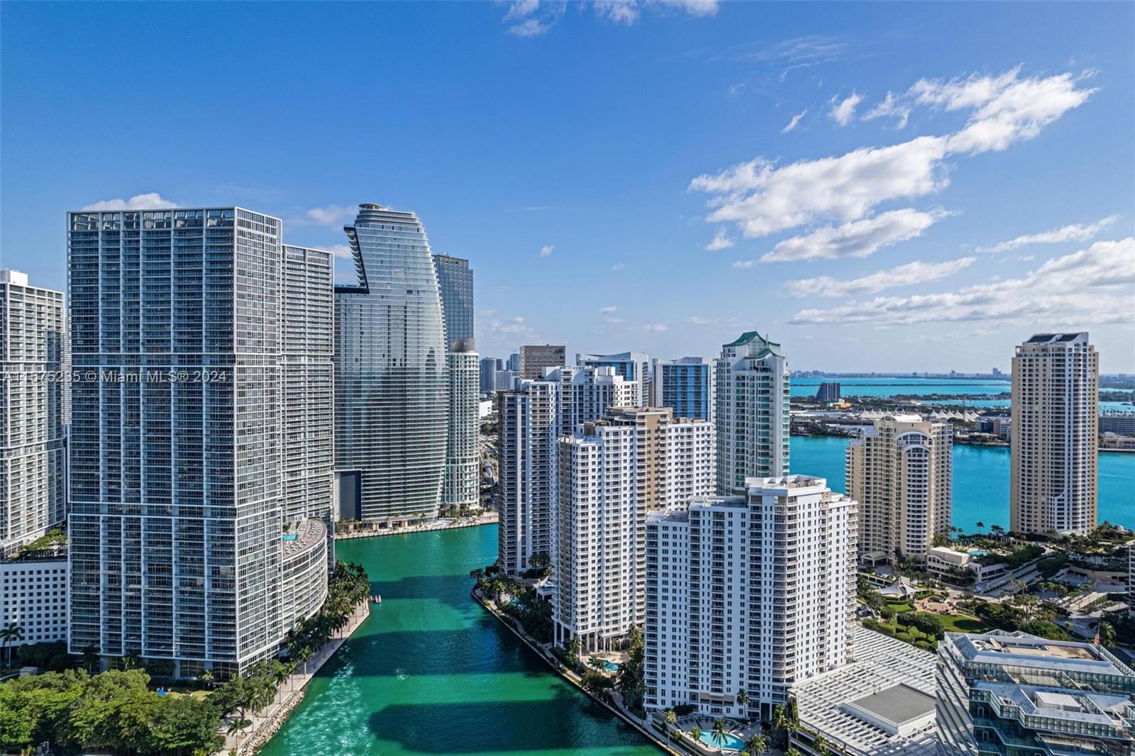 CARBONELL CONDO - Residential