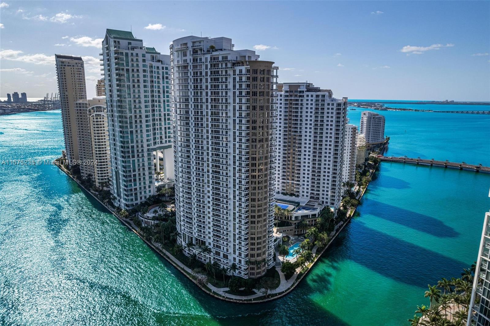 CARBONELL CONDO - Residential