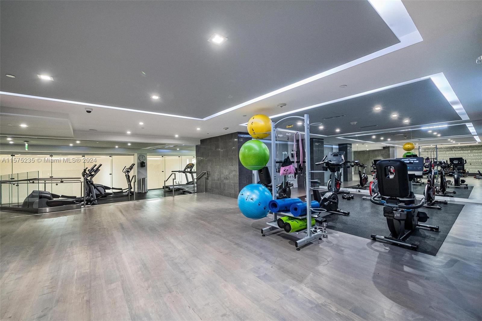CARBONELL CONDO - Residential
