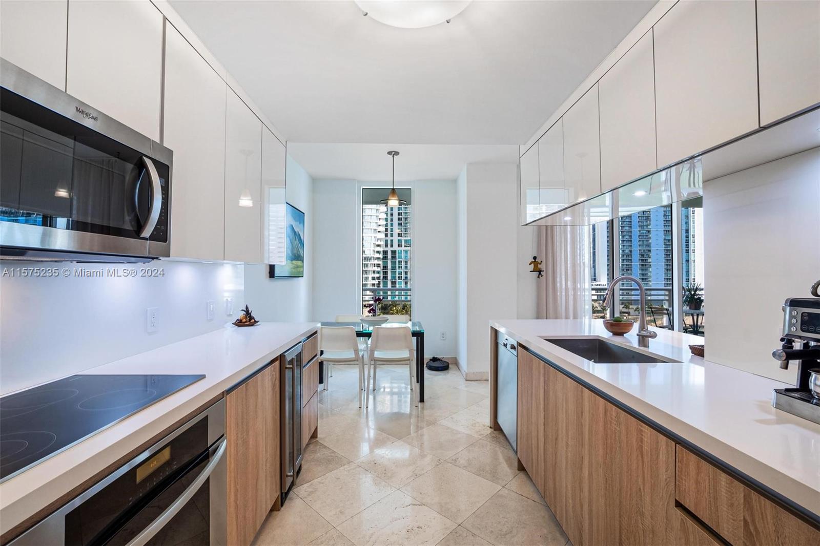 CARBONELL CONDO - Residential
