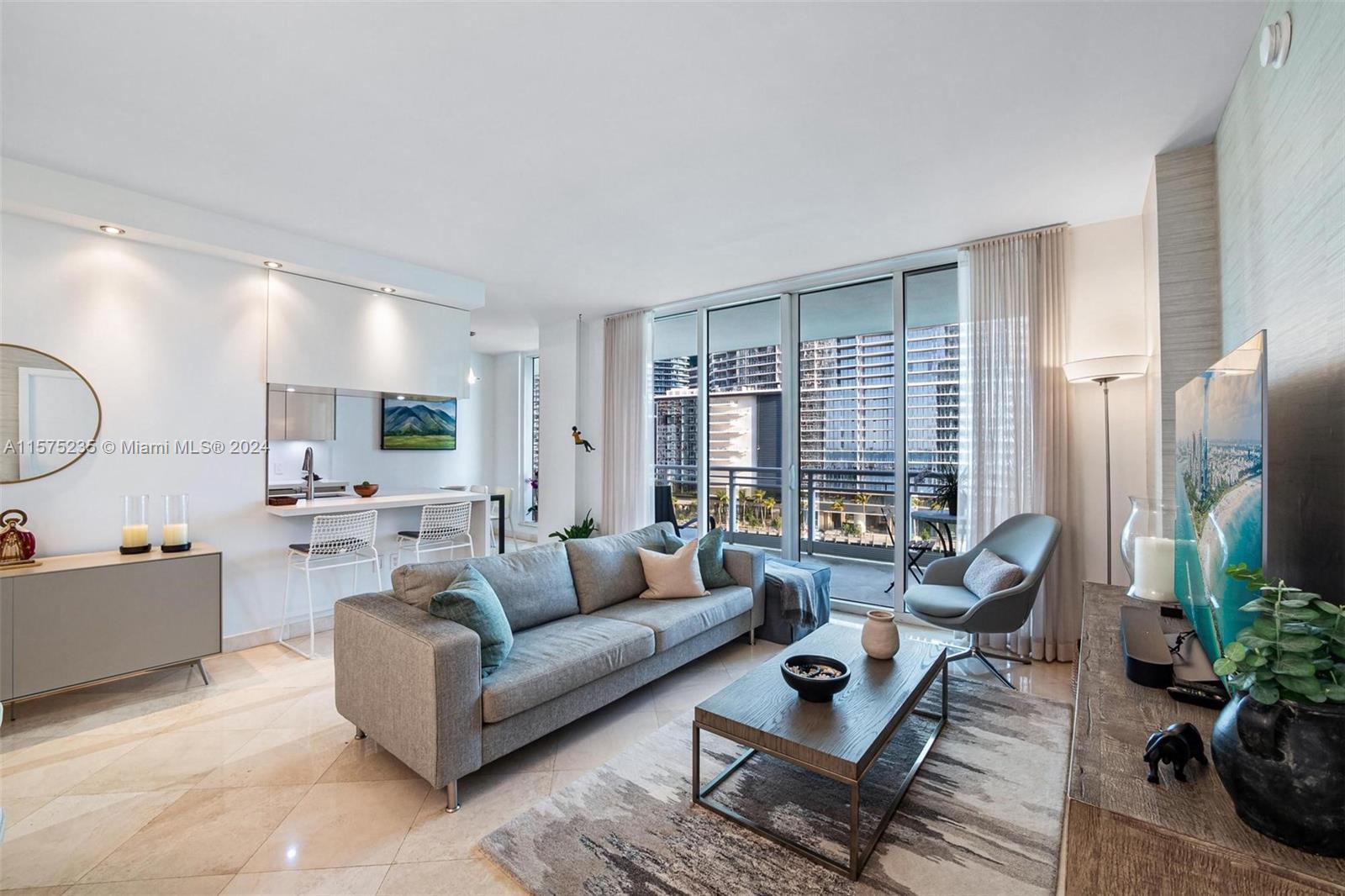 CARBONELL CONDO - Residential