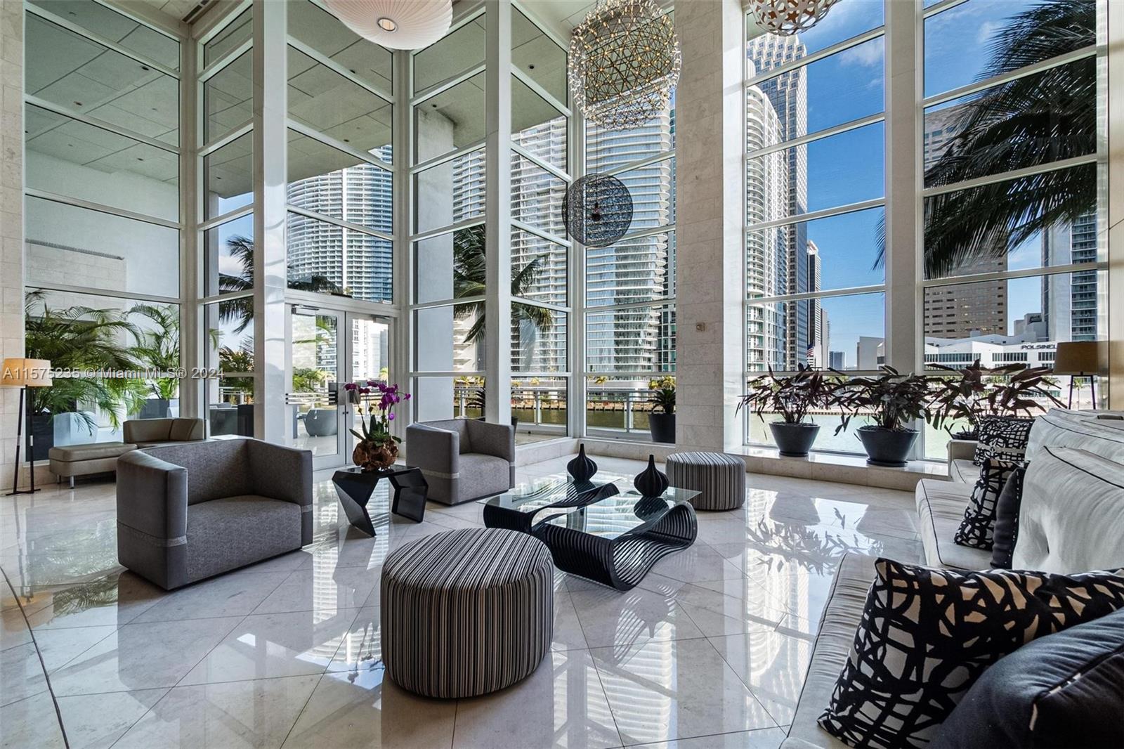CARBONELL CONDO - Residential