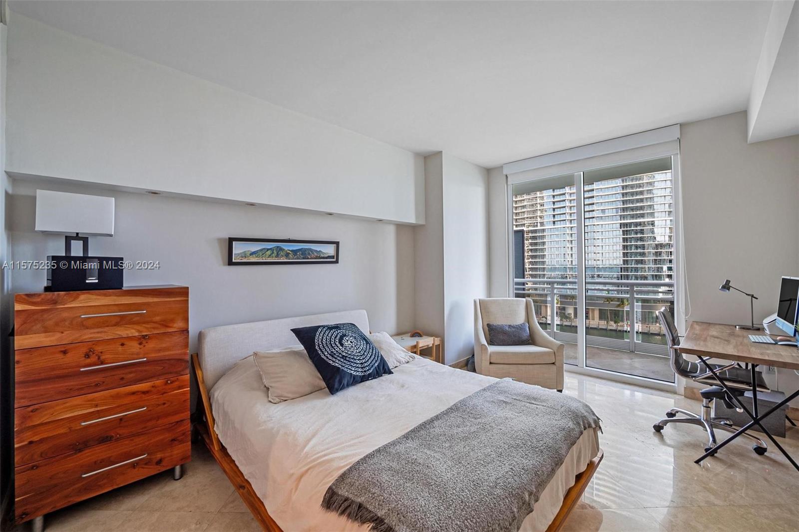 CARBONELL CONDO - Residential