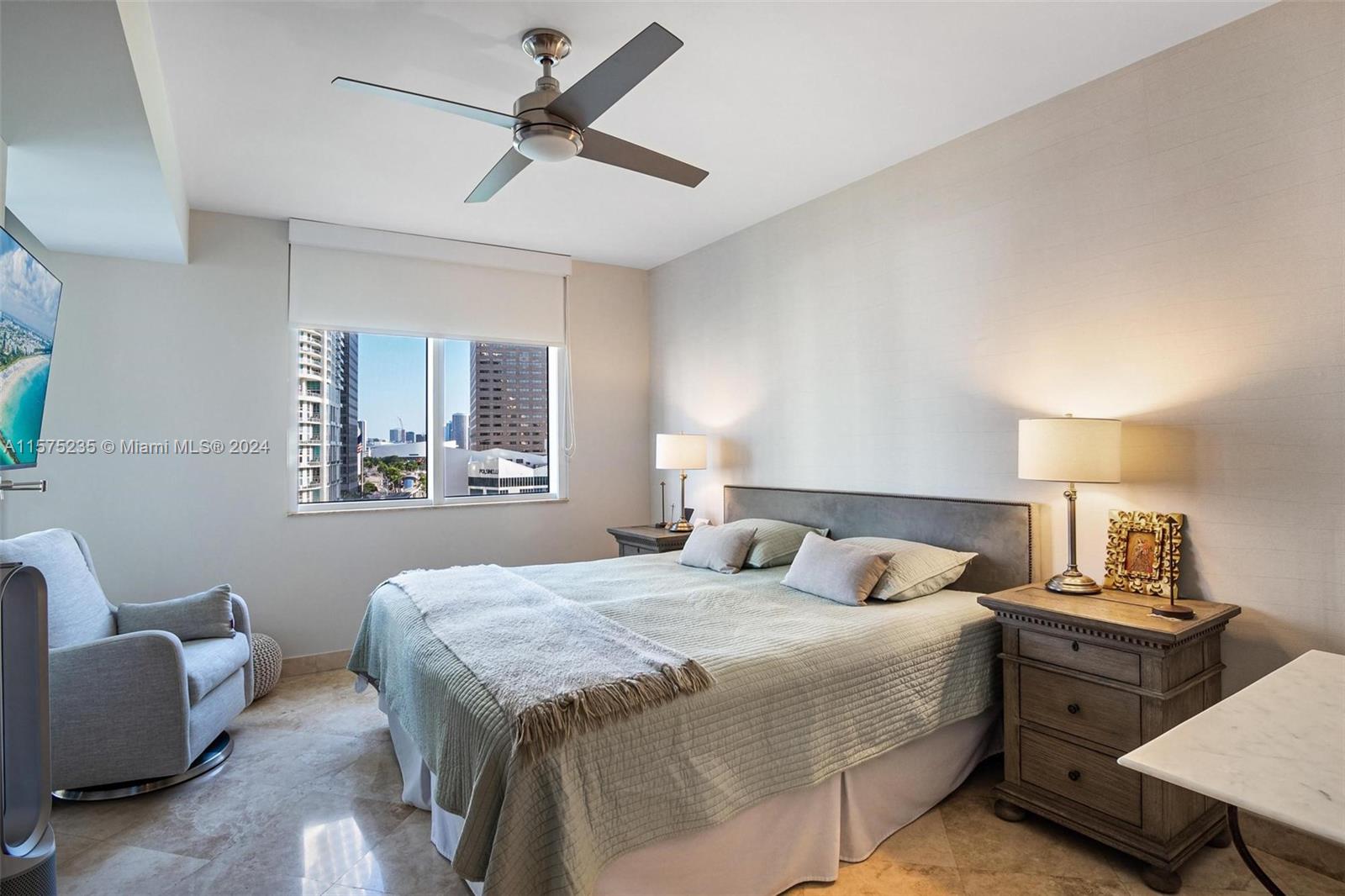 CARBONELL CONDO - Residential