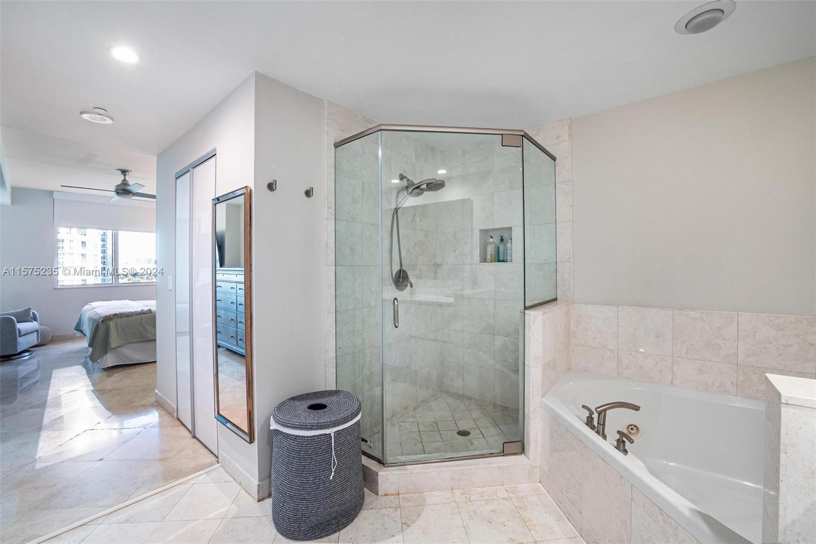 CARBONELL CONDO - Residential