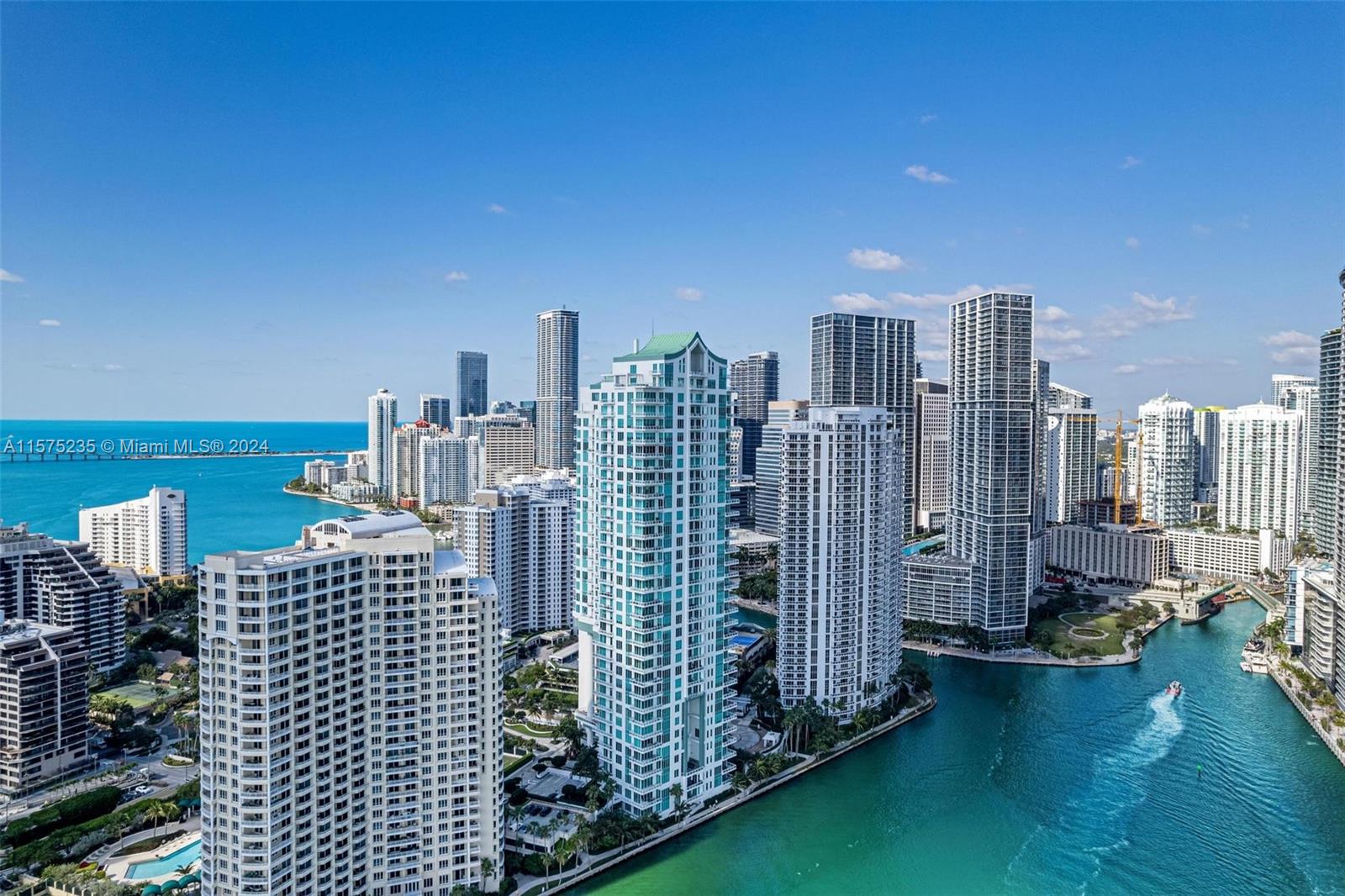 CARBONELL CONDO - Residential