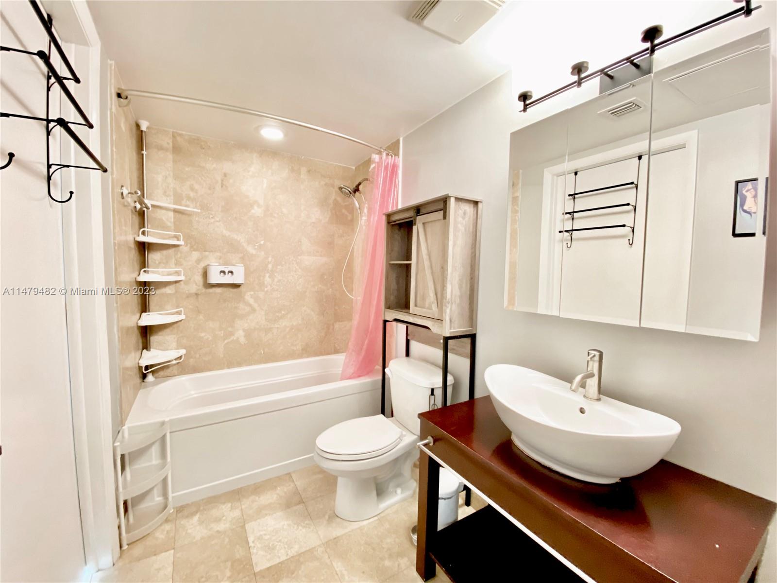 WIND CONDO - Residential Lease