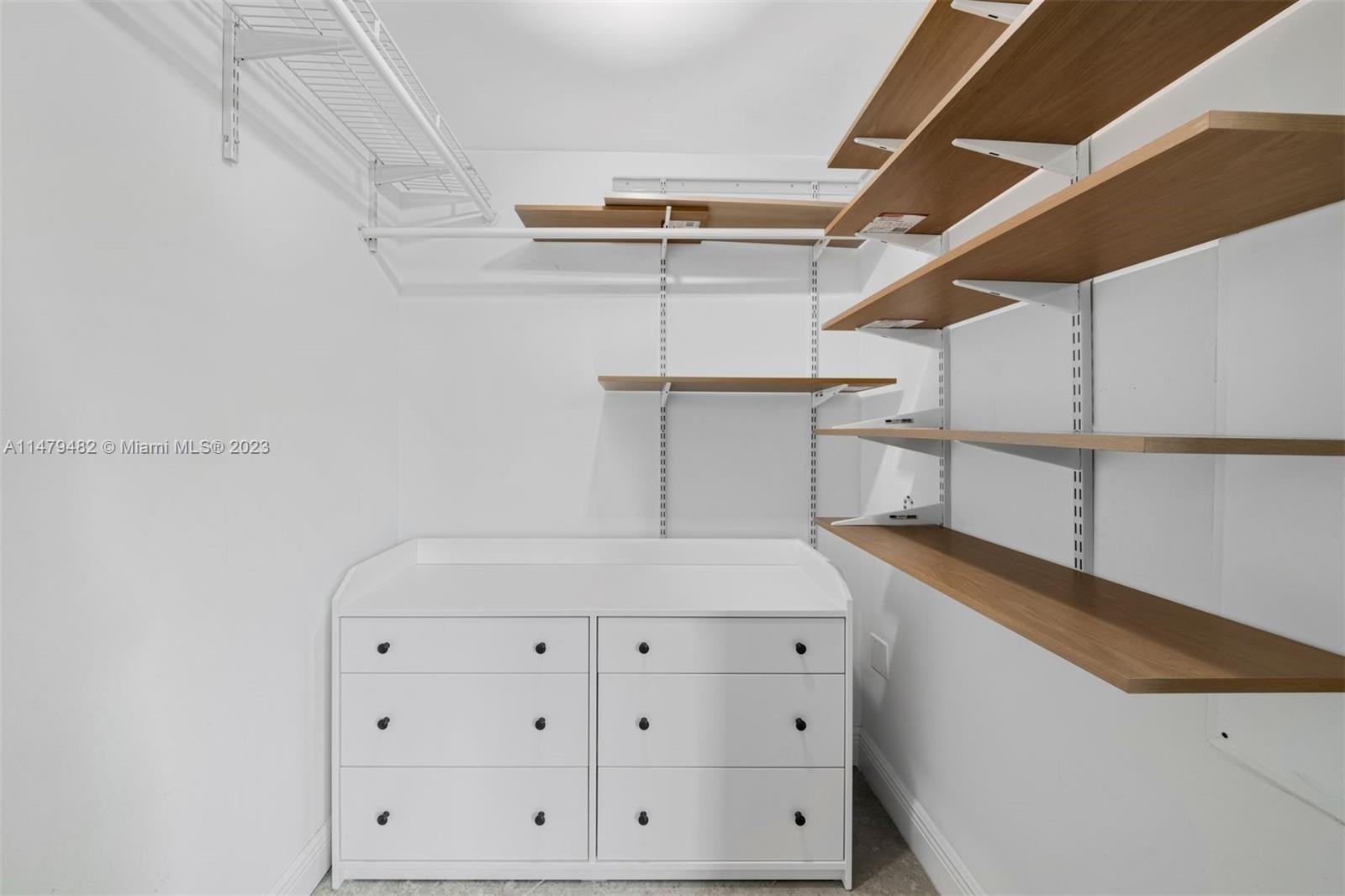 WIND CONDO - Residential Lease