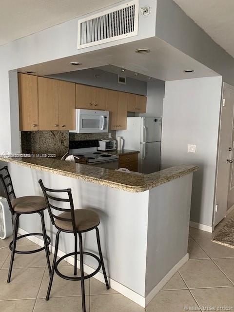 CARLISLE ON THE OCEAN CON - Residential Lease