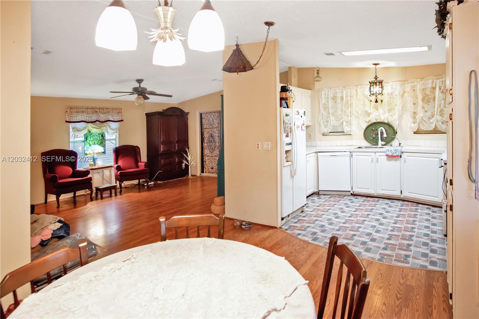 GATEWAY ESTATES PARK COND - Residential