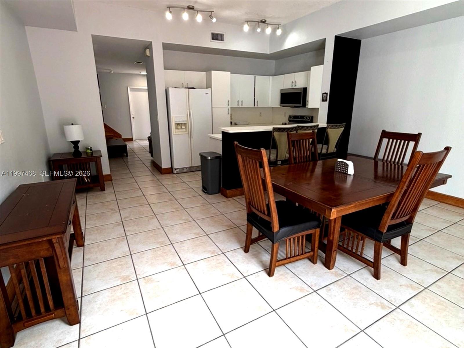 HAWKSNEST 1ST ADDN - Residential