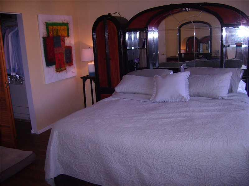 SKY LAKE VILLAS FIRST ADD - Residential
