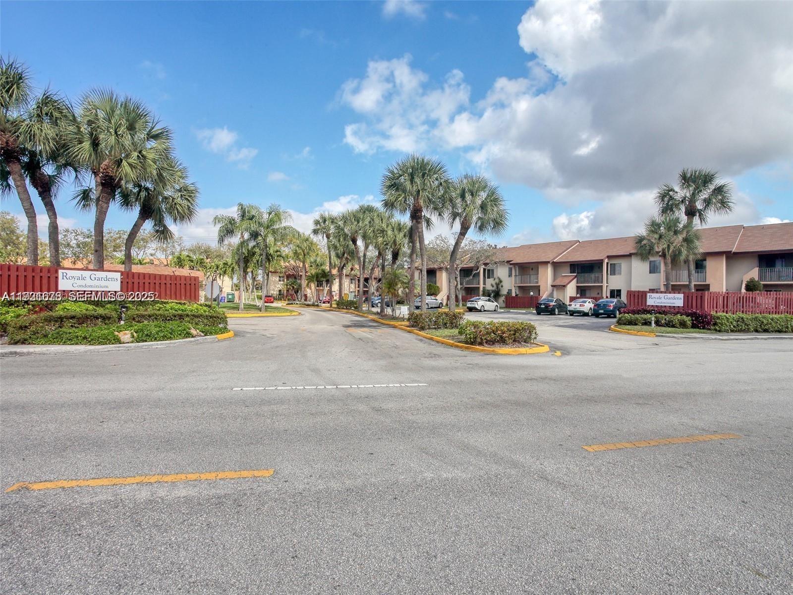 ROYALE GARDENS CONDO - Residential