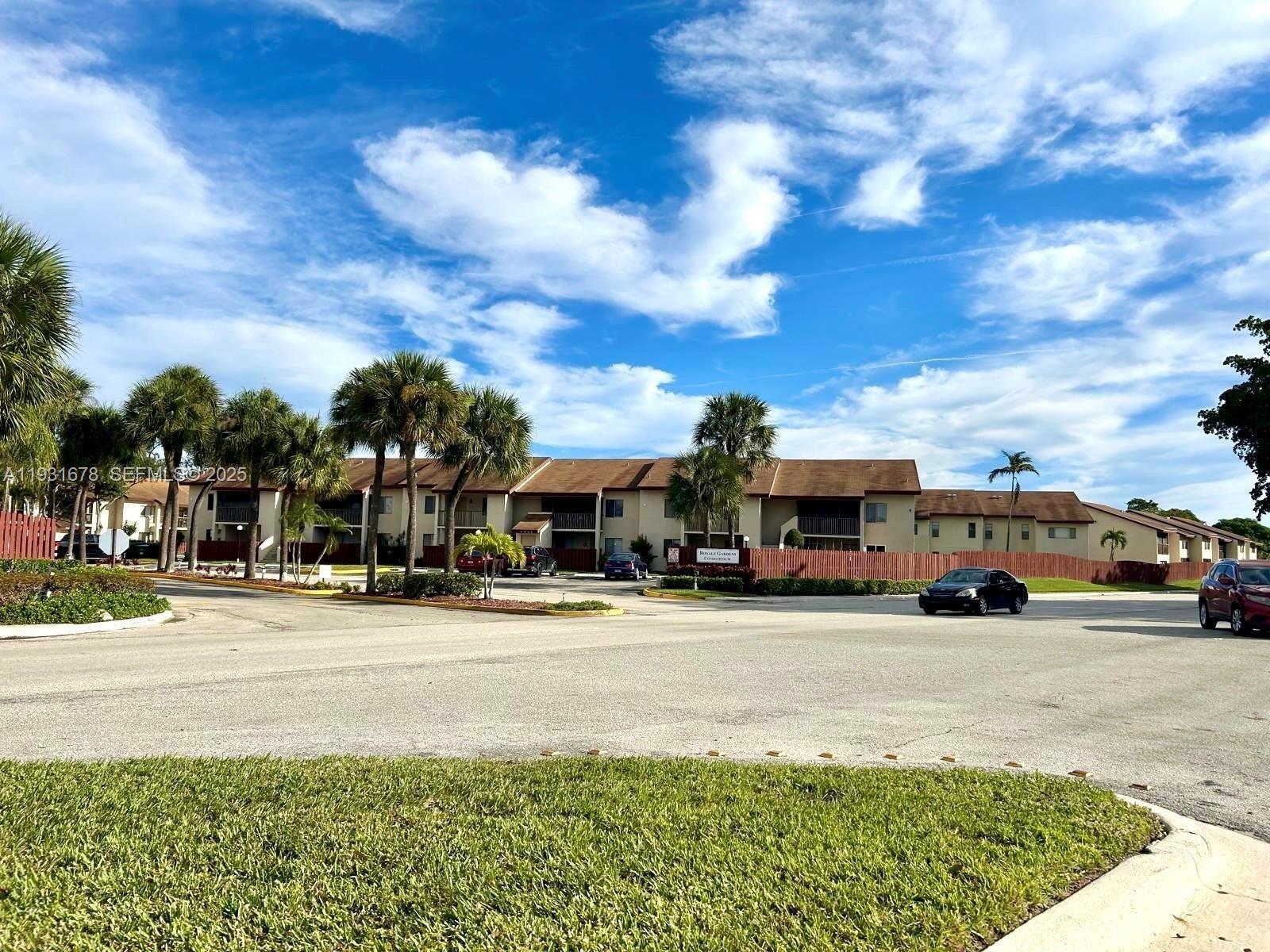 ROYALE GARDENS CONDO - Residential