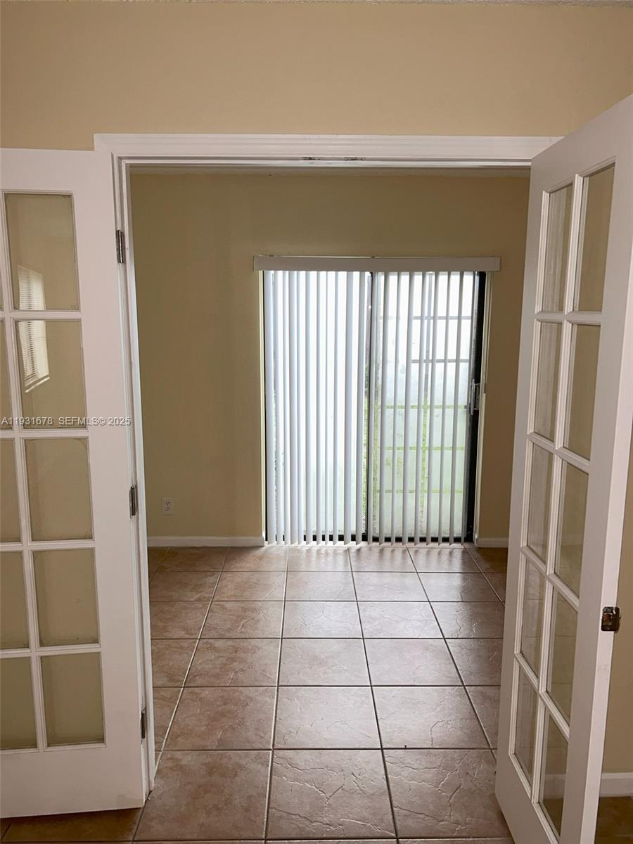 ROYALE GARDENS CONDO - Residential
