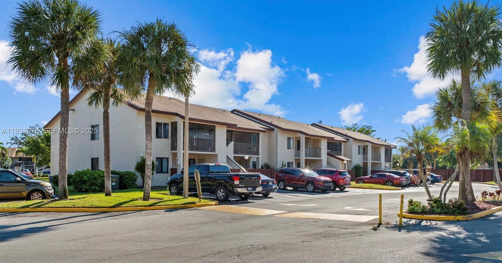 ROYALE GARDENS CONDO - Residential