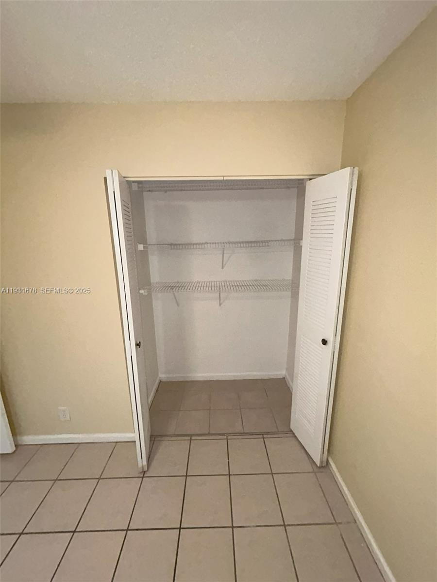 ROYALE GARDENS CONDO - Residential