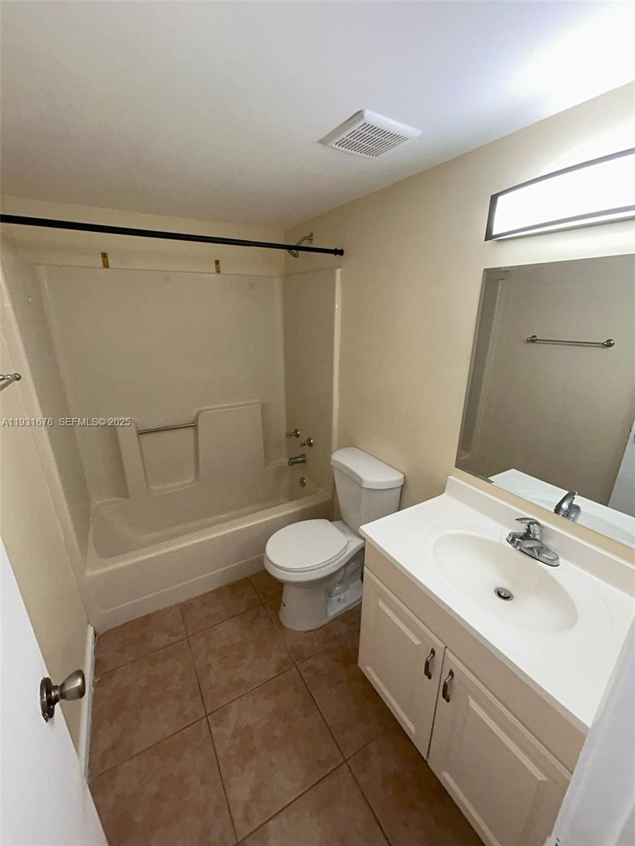 ROYALE GARDENS CONDO - Residential