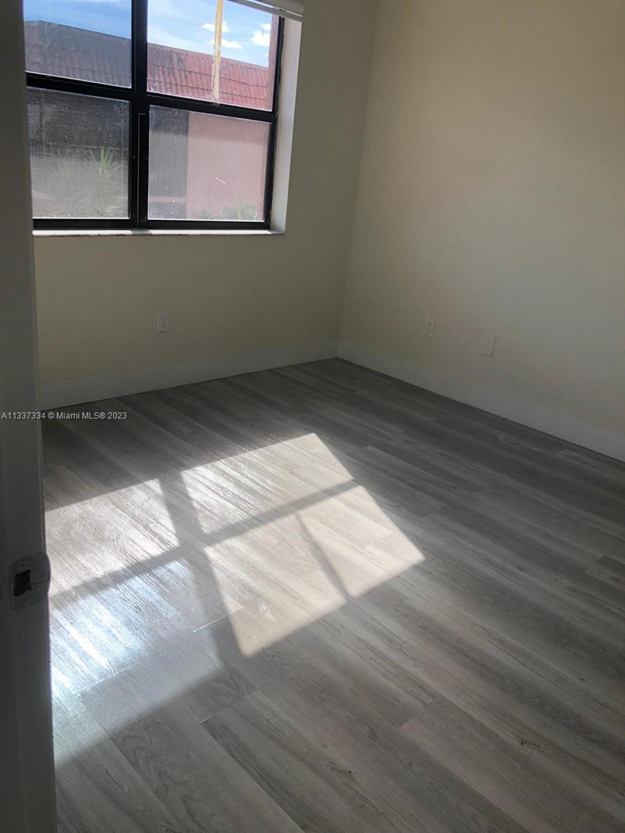 LAGO GRANDE CONDO THREE B - Residential