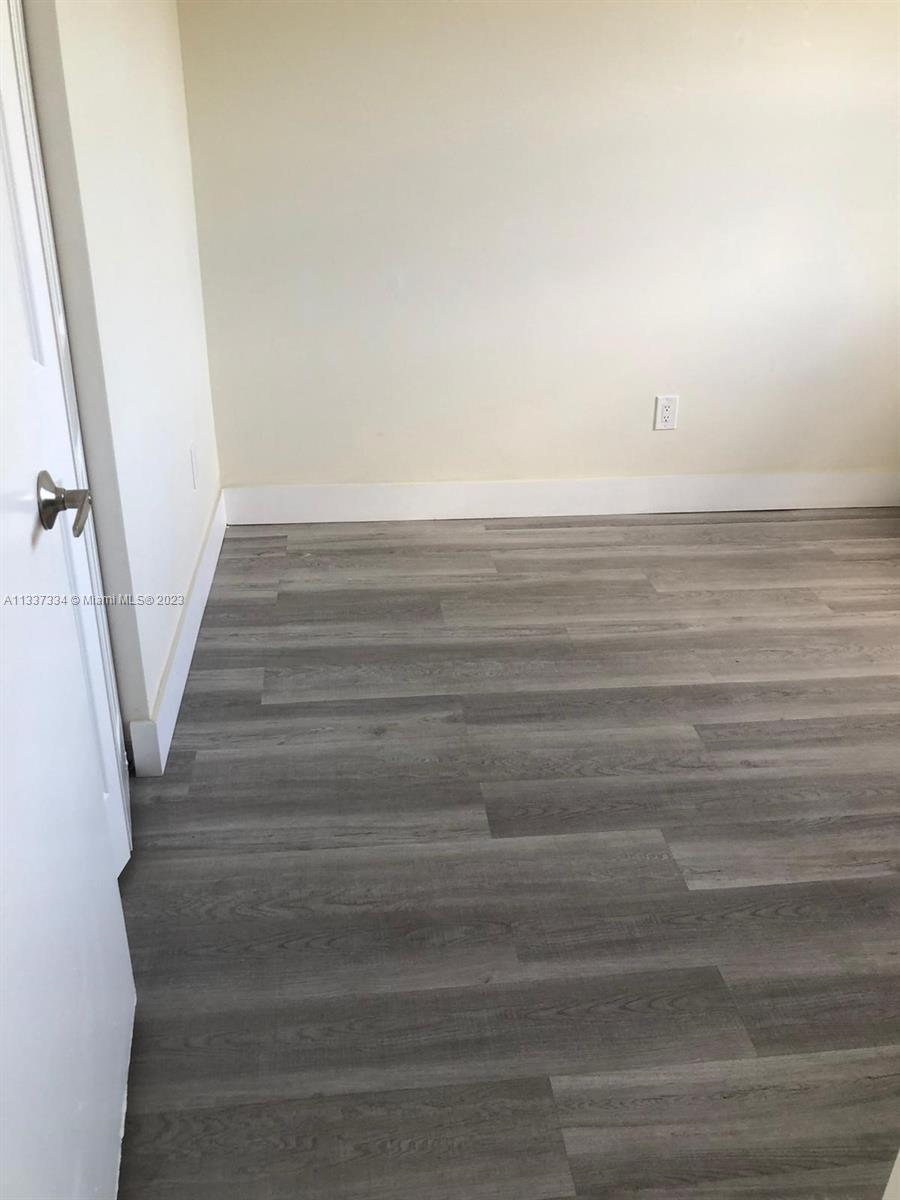 LAGO GRANDE CONDO THREE B - Residential