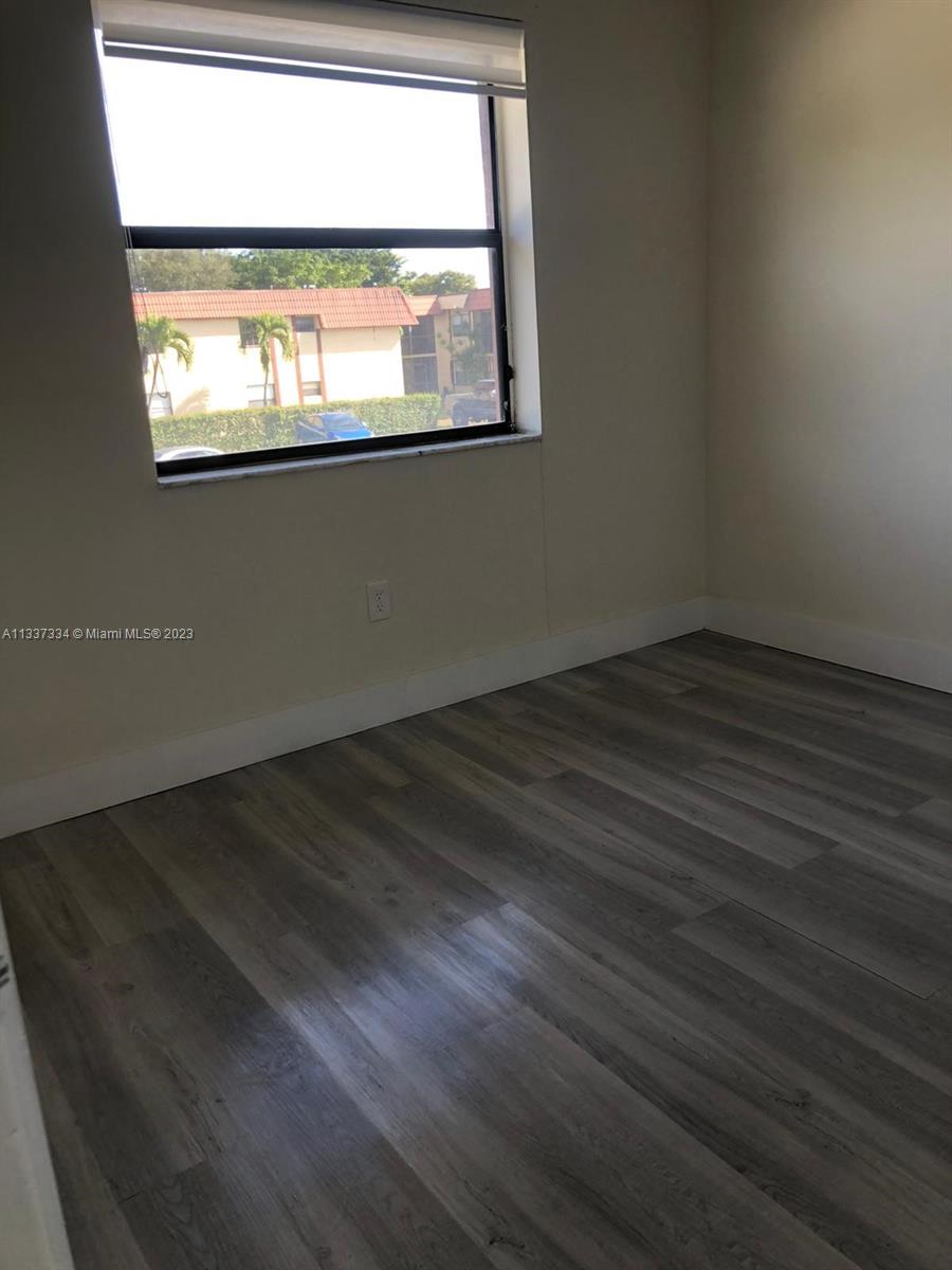 LAGO GRANDE CONDO THREE B - Residential