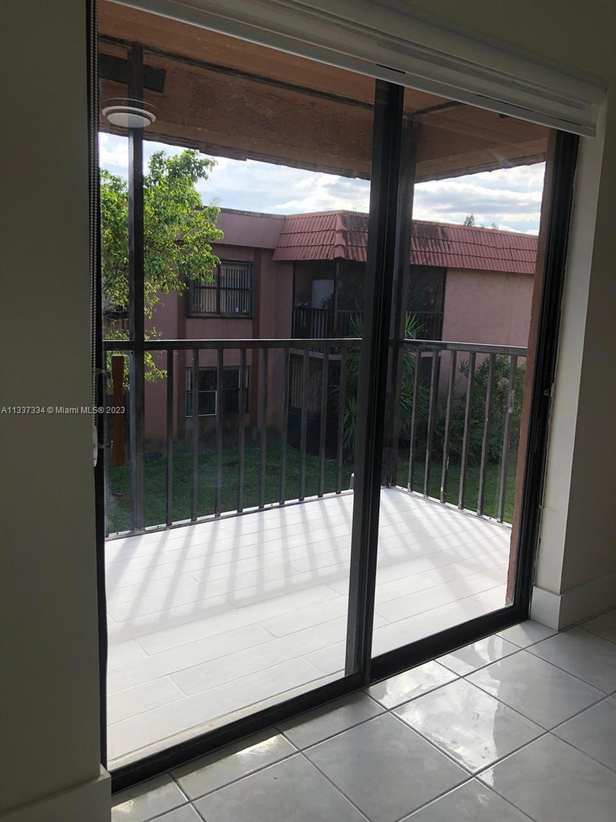 LAGO GRANDE CONDO THREE B - Residential