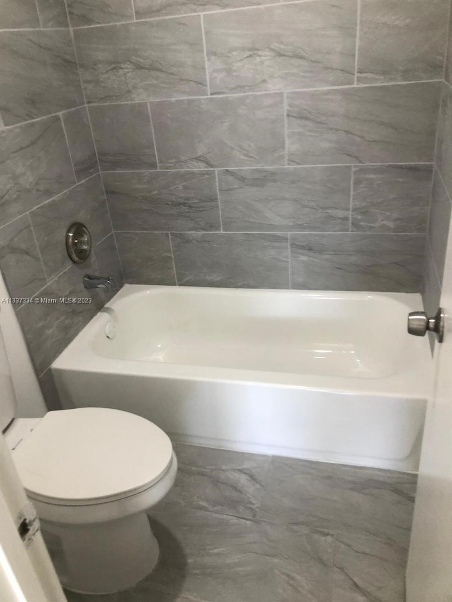 LAGO GRANDE CONDO THREE B - Residential