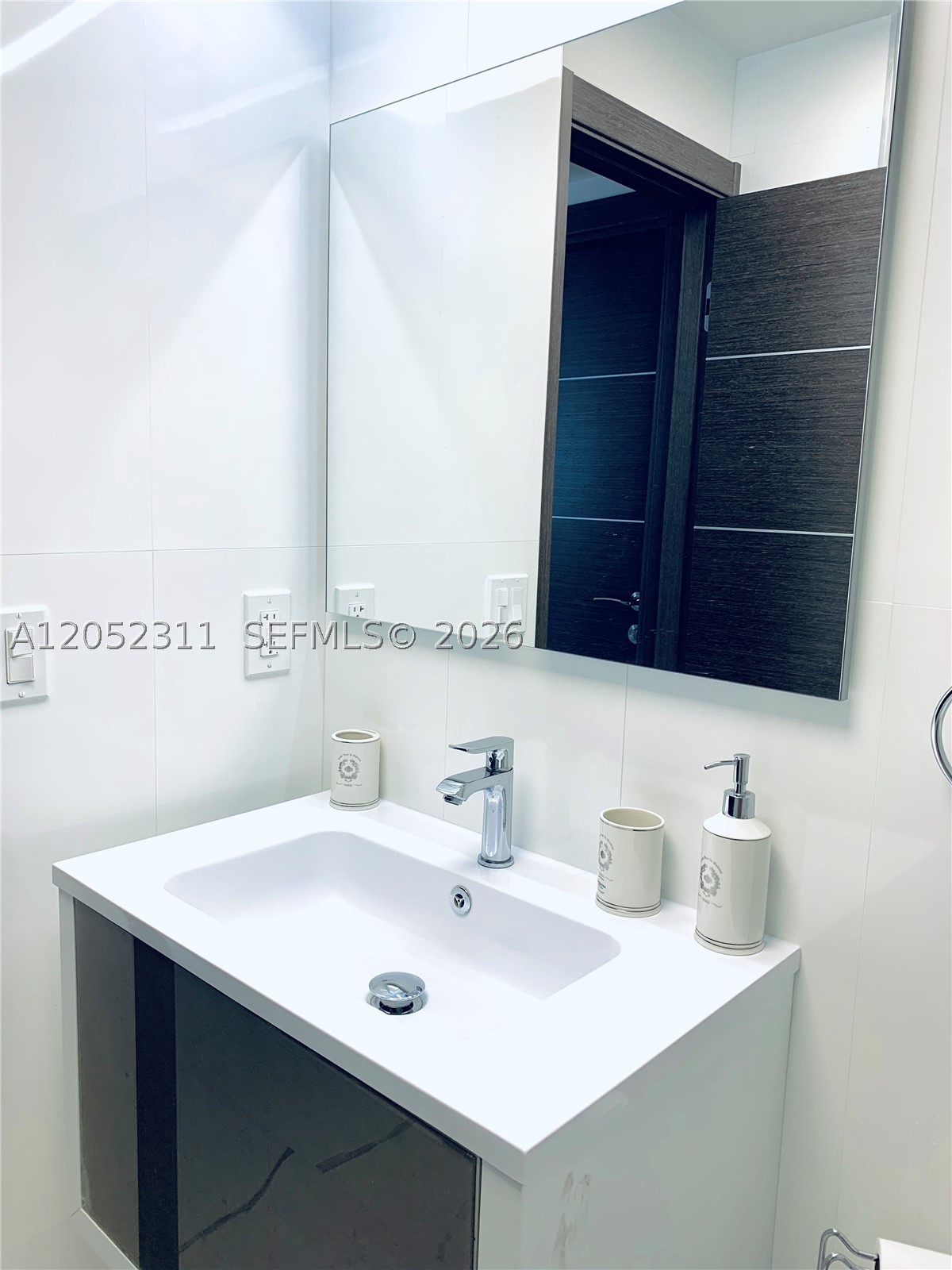 WINSTON TOWERS 200 - Residential Lease