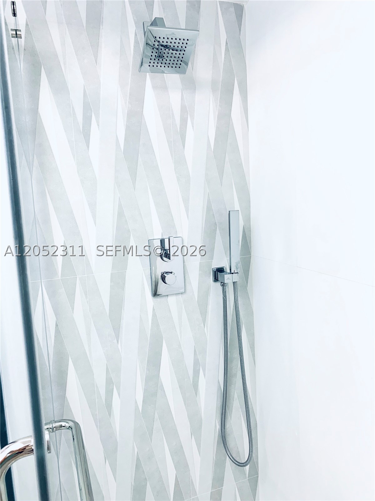 WINSTON TOWERS 200 - Residential Lease