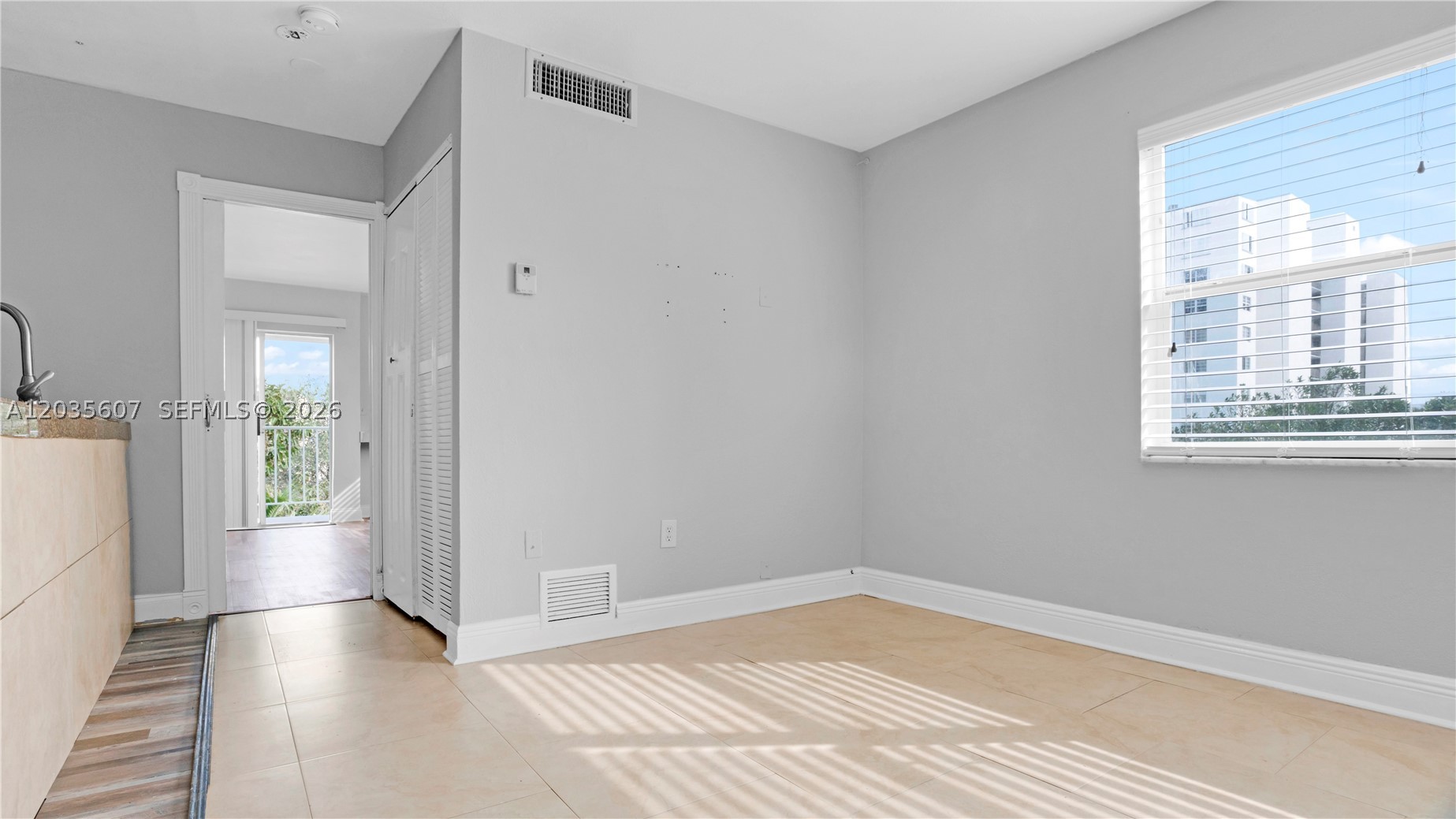 CARLYLE CONDOMINIUM - Residential Lease