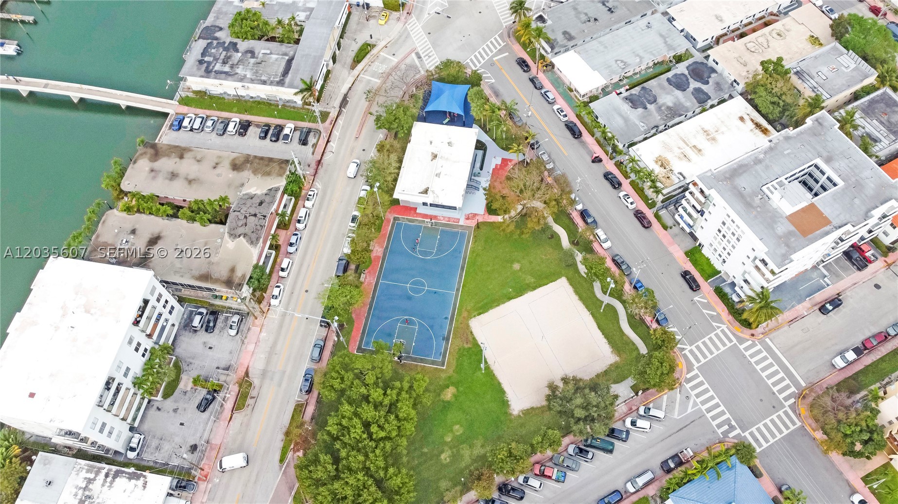 CARLYLE CONDOMINIUM - Residential Lease