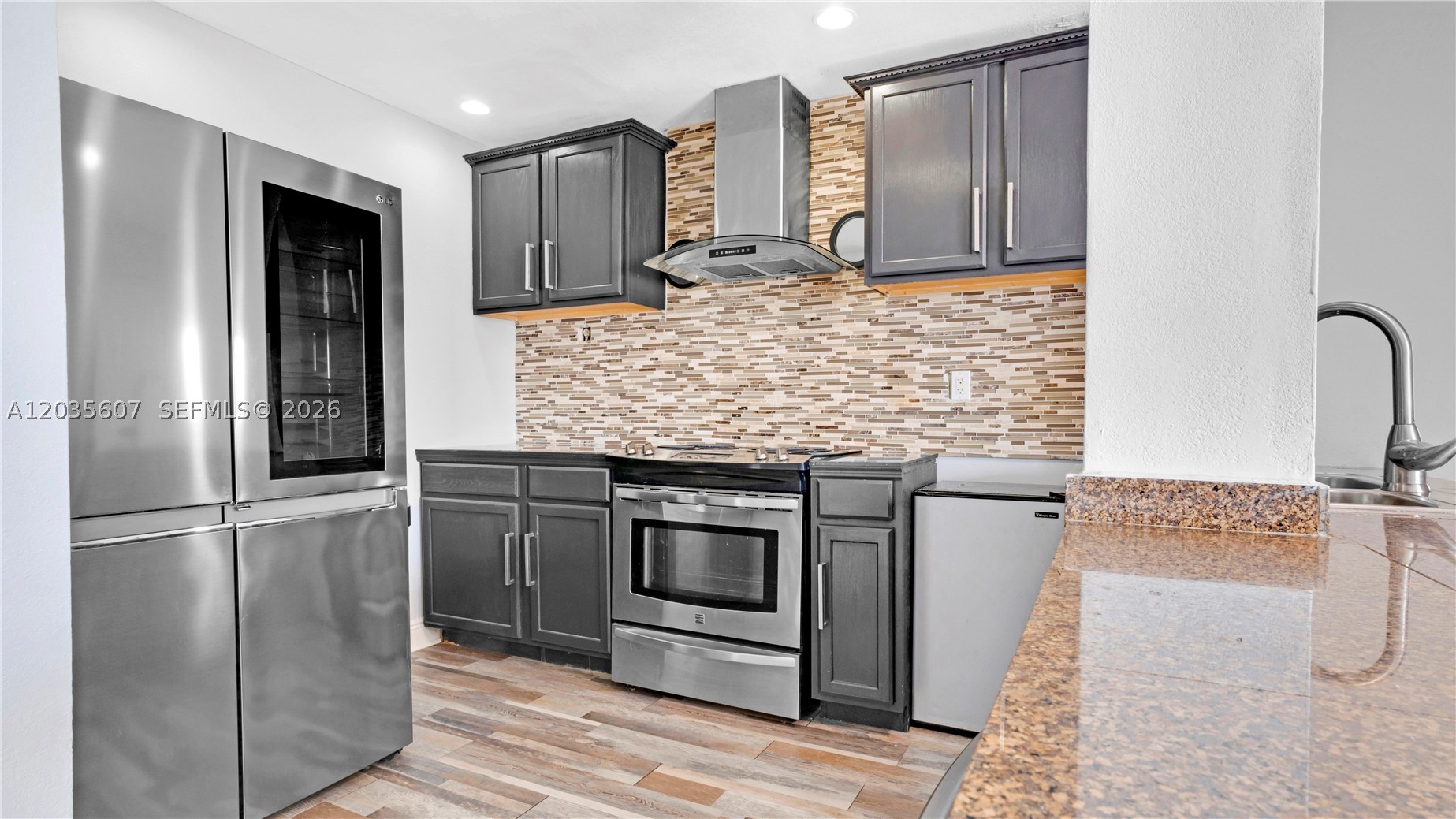 CARLYLE CONDOMINIUM - Residential Lease