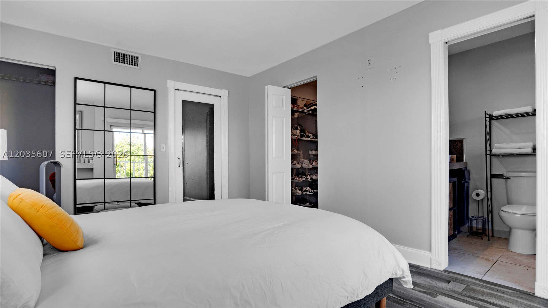 CARLYLE CONDOMINIUM - Residential Lease