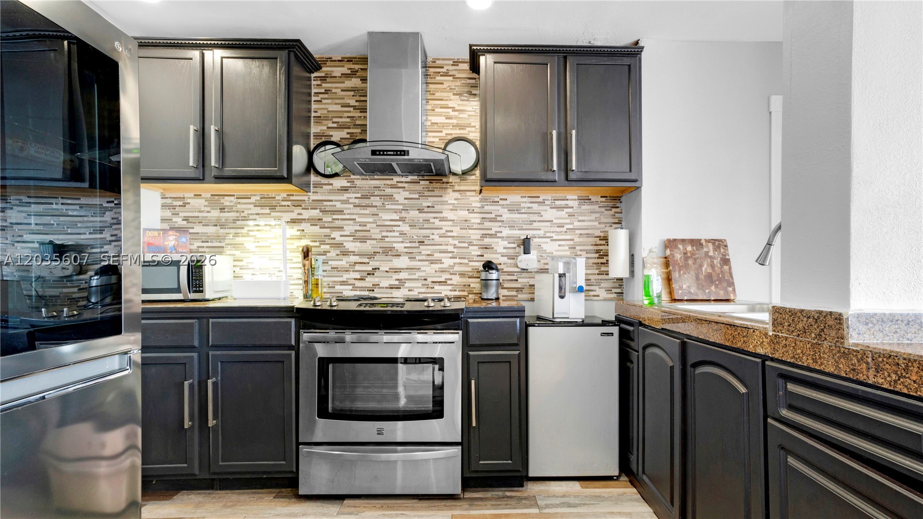 CARLYLE CONDOMINIUM - Residential Lease