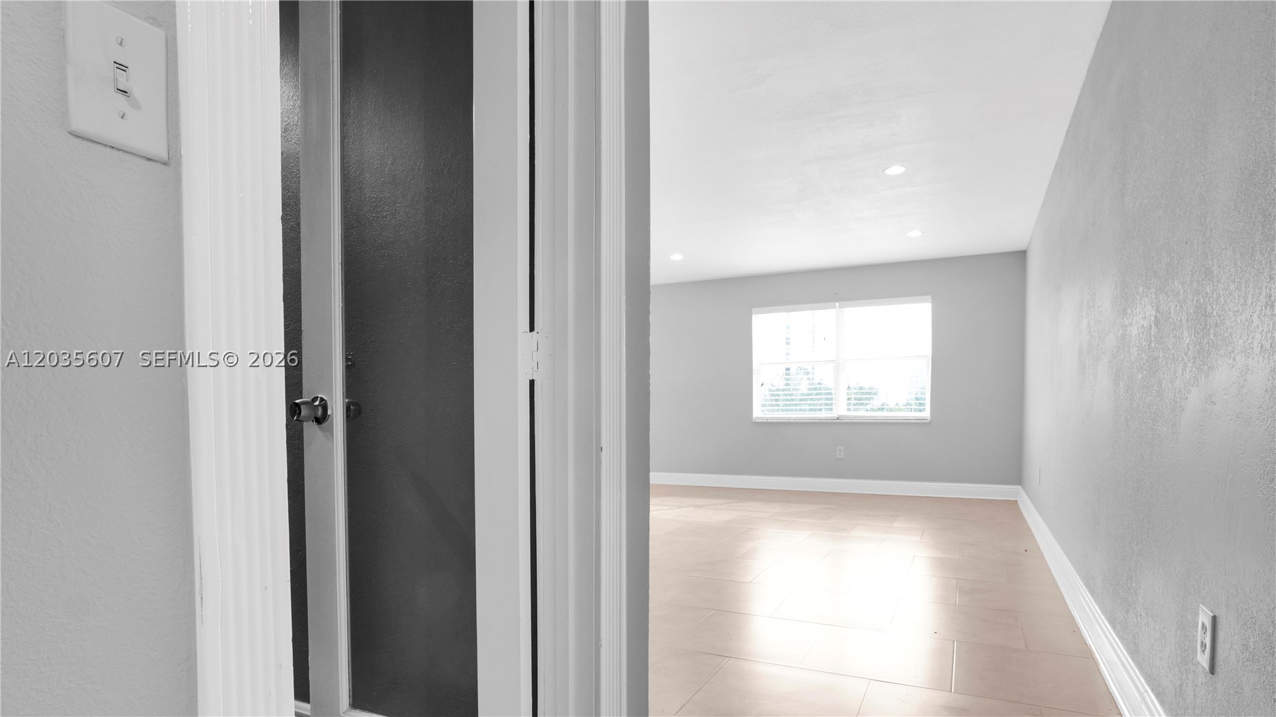 CARLYLE CONDOMINIUM - Residential Lease
