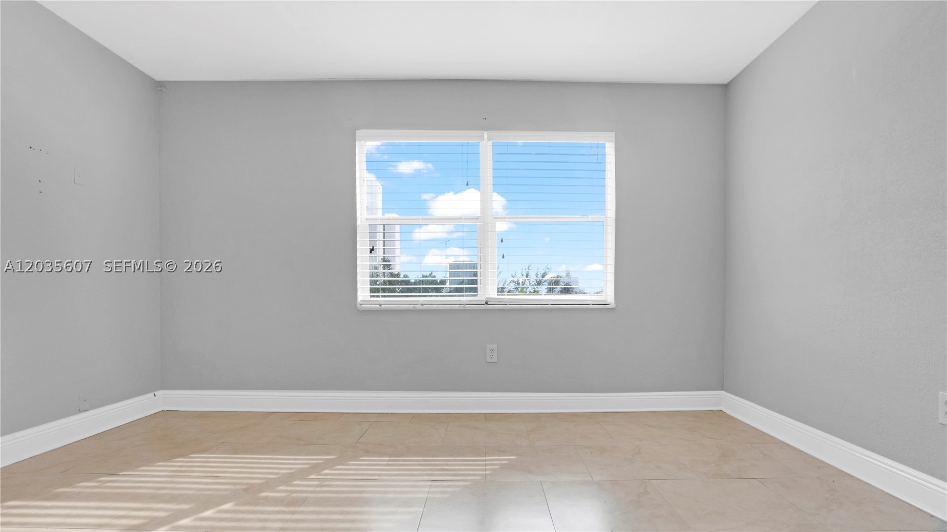 CARLYLE CONDOMINIUM - Residential Lease
