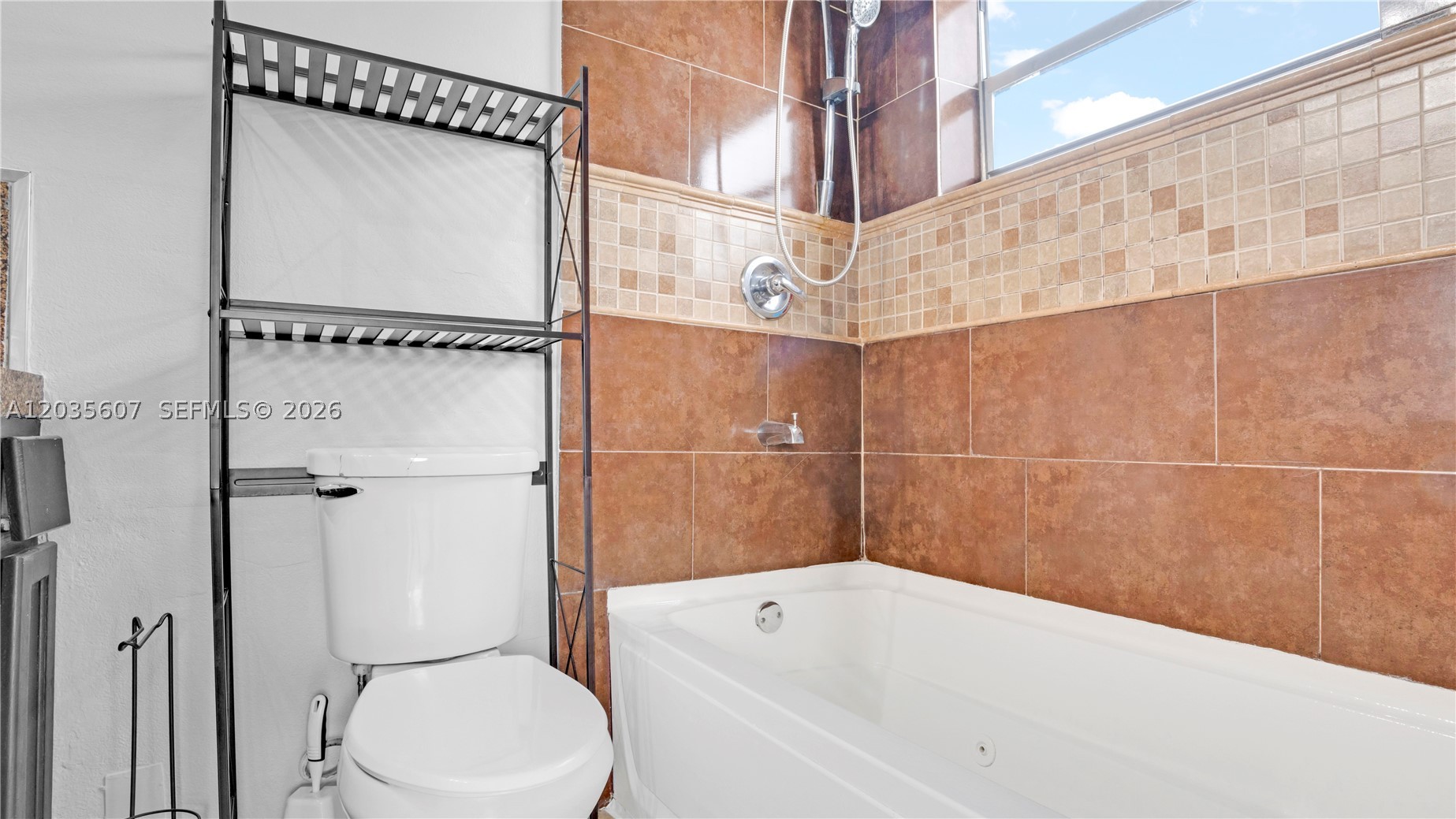 CARLYLE CONDOMINIUM - Residential Lease