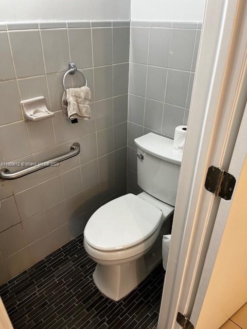 ALHAMBRA MANORS CONDO - Residential Lease