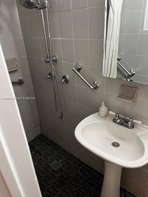 ALHAMBRA MANORS CONDO - Residential Lease
