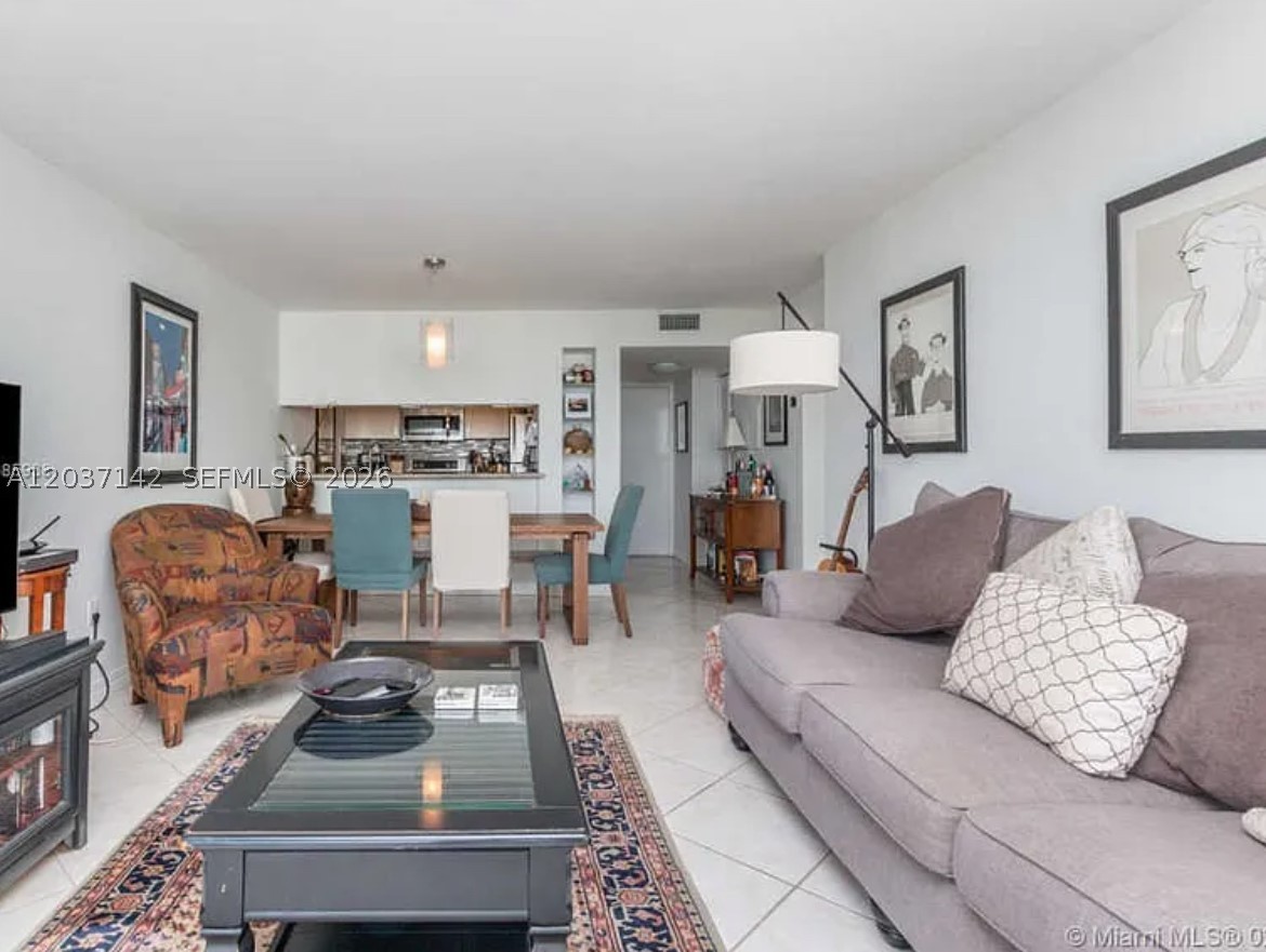 CHARTER CLUB CONDO - Residential Lease